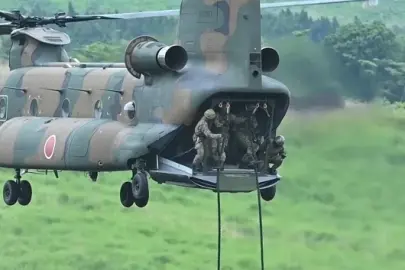 Japonya’dan gövde gösterisi: Fuji Ateş Gücü Tatbikatı’nda dikkat çeken görüntüler