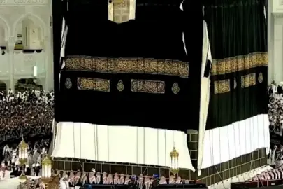 Kabe yeni örtüsüne kavuştu