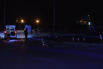Kaldırıma çarpan motosiklet metrelerce savruldu: 1 ölü