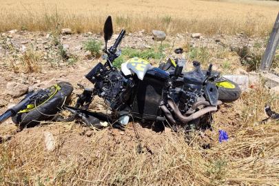 Kamyonet ile motosiklet çarpıştı; 1 ölü, 1 yaralı