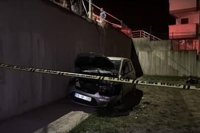 Karabük'te apartman bahçesine düşen otomobilin sürücü yaralandı