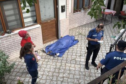 Karabük'te bir kişi evin bahçesinde ölü bulundu