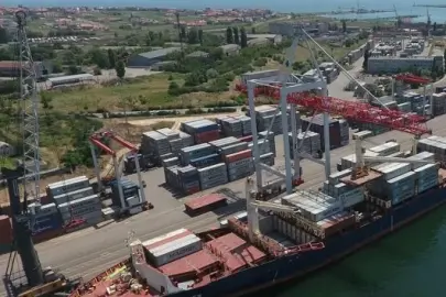 Karadeniz'de gerginlik: Panama ve Barbados bayraklı iki ticari gemiye saldırı
