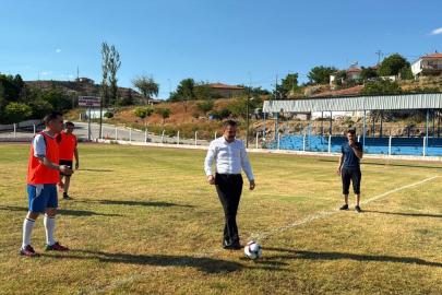 Karakeçili'de düzenlenen futbol turnuvası başladı