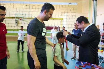 Karakeçili'de voleybol turnuvası düzenlendi