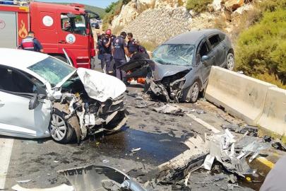 Kaş'ta iki otomobilin çarpıştığı kazada 4 kişi yaralandı