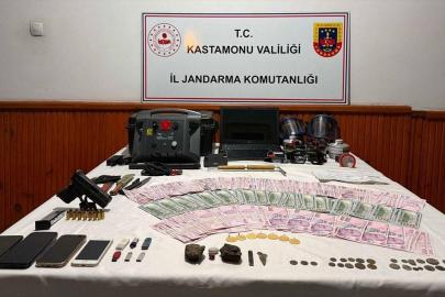 Kastamonu'da kaçakçılık operasyonunda 13 şüpheli gözaltına alındı