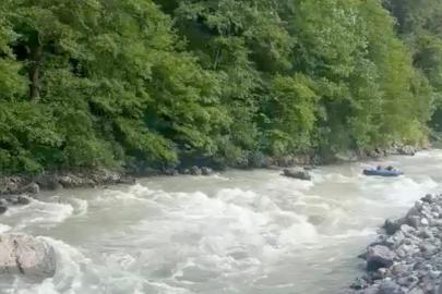 Kayıp gencin cansız bedenini dereden çıkaran AFAD ekibinin botu akıntıya kapıldı; 1 personel öldü, 3 personel kurtarıldı