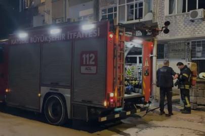 Kayseri'de 4 katlı binada yangın; 4 kişi dumandan etkilendi