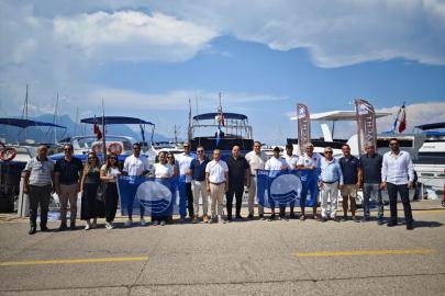 Kemer'de marina ve 5 yatta Mavi Bayrak dalgalanmaya başladı