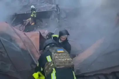 Kiev’de kabus gecesi: Rusya 70 füze ve 611 SİHA ile saldırdı tarihi manastır alevler içinde kaldı