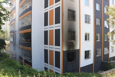 Kilis'te evde çıkan yangında 4 kişi dumandan etkilendi