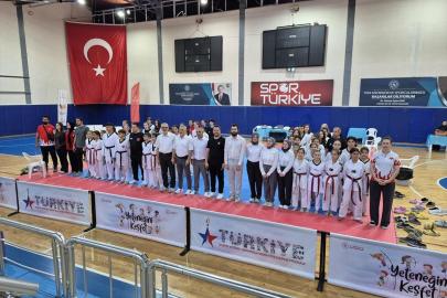 Kırklareli'nde Minikler Batı Grubu ve Anadolu Yıldızlar Ligi Tekvando İl Şampiyonası yapıldı