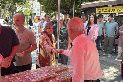 Kırklareli'nde vatandaşlara aşure ikram edildi