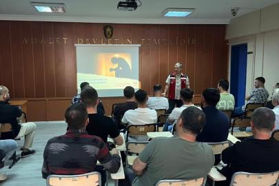 Kırklareli'nde yükümlülere bağımlılıkla mücadele eğitimi verildi