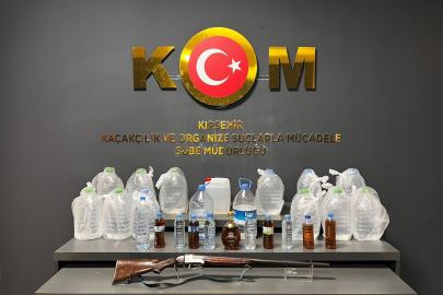 Kırşehir'de 65 litre etil alkol, sahte içki ve ruhsatsız av tüfeği ele geçirildi
