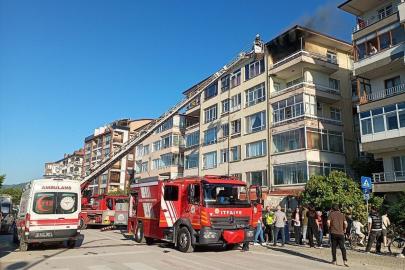 Kocaeli'de apartmanda çıkan yangında mahsur kalan anne ve çocuğu kurtarıldı