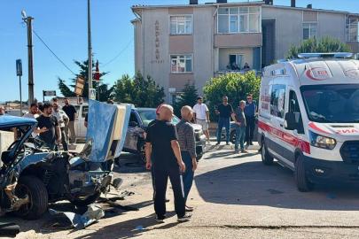 Kocaeli'de otomobil ile cipin çarpıştığı kazada 3 kişi yaralandı