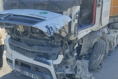 Küçükçekmece'de trafik kazasında 1'i ağır 2 kişi yaralandı