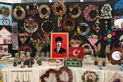 Kütahya'da Halk Eğitimi Merkezi kursiyerlerinin yıl sonu sergisi açıldı