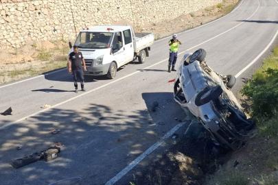 Kütahya'da şarampole devrilen otomobilin sürücüsü ağır yaralandı