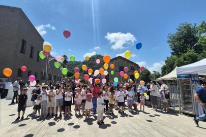 Lösemiyi yenen Ediz Asil için gökyüzüne balonlar bırakıldı