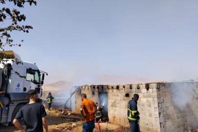 Mardin'de Anız Yangınında Yerleşim Yerine Sıçradı