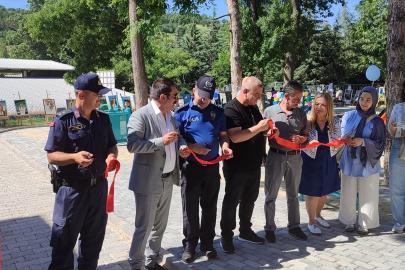 Mecitözü'nde öğrencilerin "Geleceğin nefesleri" resim sergisi açıldı