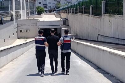 Mersin ve İzmir'de terör örgütü üyesi oldukları iddiasıyla yakalanan 2 şüpheli tutuklandı