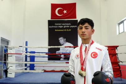 Milli boksör Kurtay'ın hedefi dünya şampiyonluğu