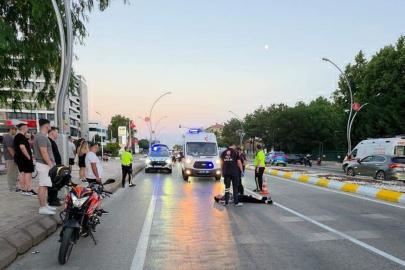 Motosikletlerin çarpıştığı kaza kamerada