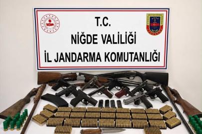 Niğde merkezli silah kaçakçılığı operasyonunda 14 zanlı yakalandı
