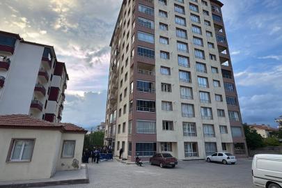 Niğde'de apartmanın 10'ncu katından düşen genç hayatını kaybetti