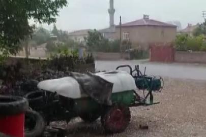 Niğde'de Etkili Olan Dolu Yağışı Hayatı Olumsuz Etkiledi