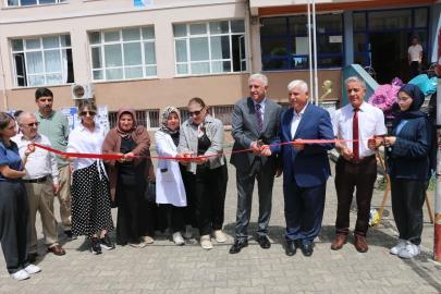 Of'ta öğrencilerin yıl sonu sergisi açıldı