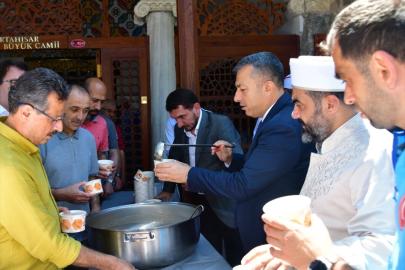 Ordu ve Trabzon'da vatandaşlara aşure ikram edildi