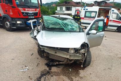 Ordu'da iki otomobilin çarpıştığı kazada 5 kişi yaralandı