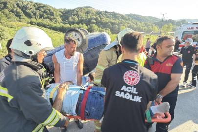 Otomobil ile motosiklet çarpıştı: 1'i ağır 4 yaralı