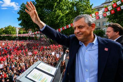 Özgür Özel’den "3 partili" plan: Kendi partisi hazır, 2 partiyi de yanına aldı