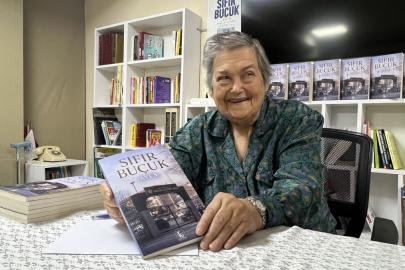 Parkinson Hastası Emekli Öğretmenin Hayatı Kitap Oldu: 'Sıfır Buçuk Ayla'