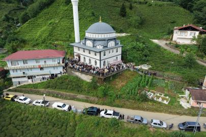 Rize'de kaza sonucu hayatını kaybeden genç kız toprağa verildi