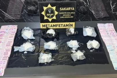 Sakarya'da 1 kilo metamfetamin ele geçirildi; 3 gözaltı