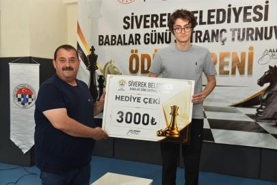 Şanlıurfa'da Babalar Günü Satranç Turnuvası sona erdi