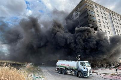 Şanlıurfa'da inşaat malzemeleri satılan iş yerinde yangın; 6 kişi yaralandı