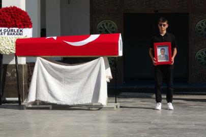 Savcı Ayhan Uyumaz gözyaşlarıyla son yolculuğuna uğurlandı
