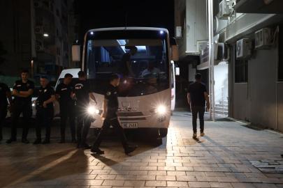 Seferihisar Belediye Başkanı Yetişkin'in de aralarında bulunduğu 20 şüpheli adliyeye sevk edildi