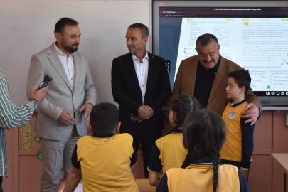 Sınıf başkanı belediye başkanını okula getirdi