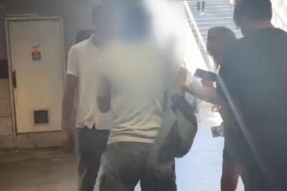 Şişli'de metrobüs istasyonunda gizlice kadın fotoğrafı çeken şüpheliye vatandaş müdahale etti