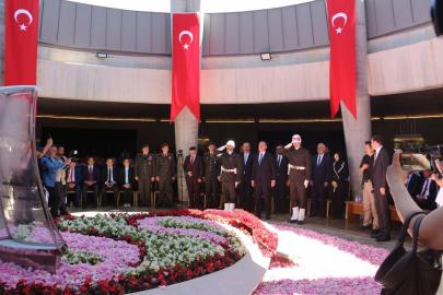Süleyman Demirel ölüm yıl dönümünde anıldı