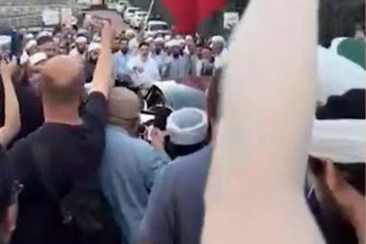 Tahliye edilen Yusuf Ziya Gümüşel, tekbirler eşliğinde kahraman gibi karşılandı